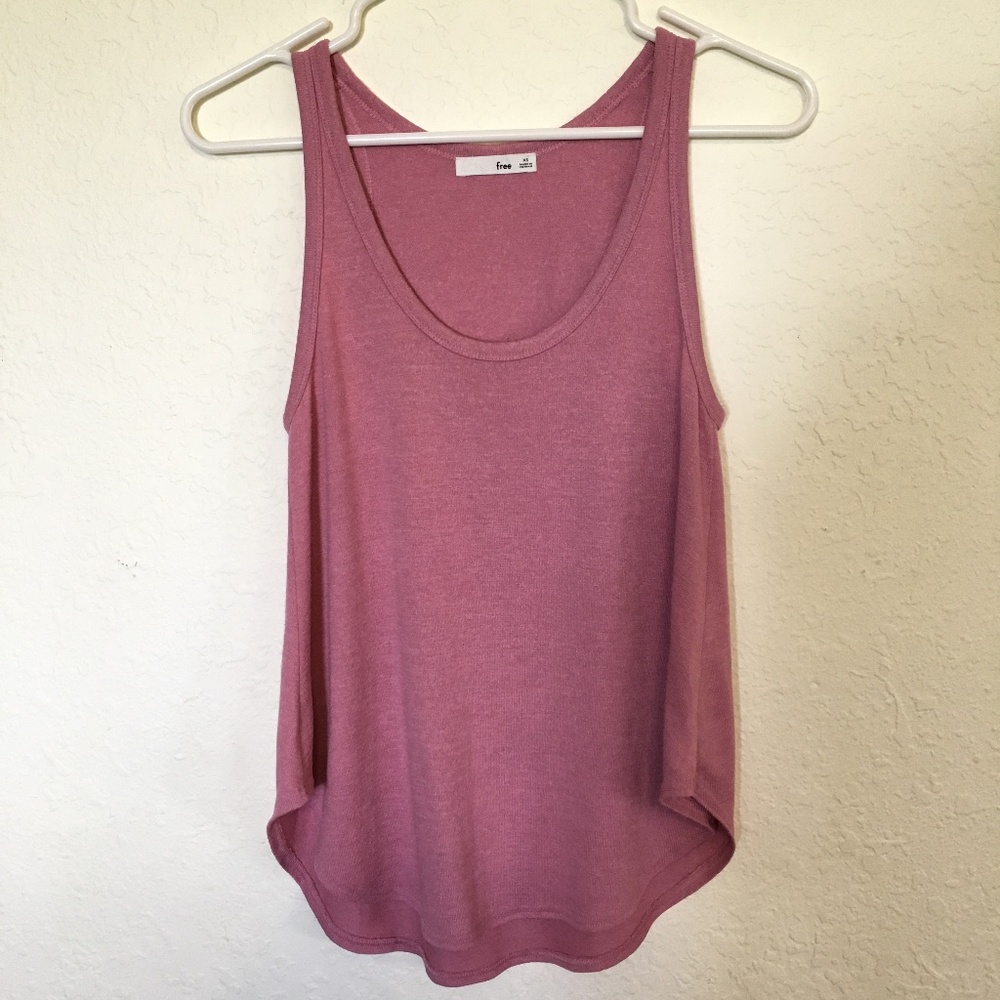 Aritzia Wilfred free blush knit tank top. Size XS.
